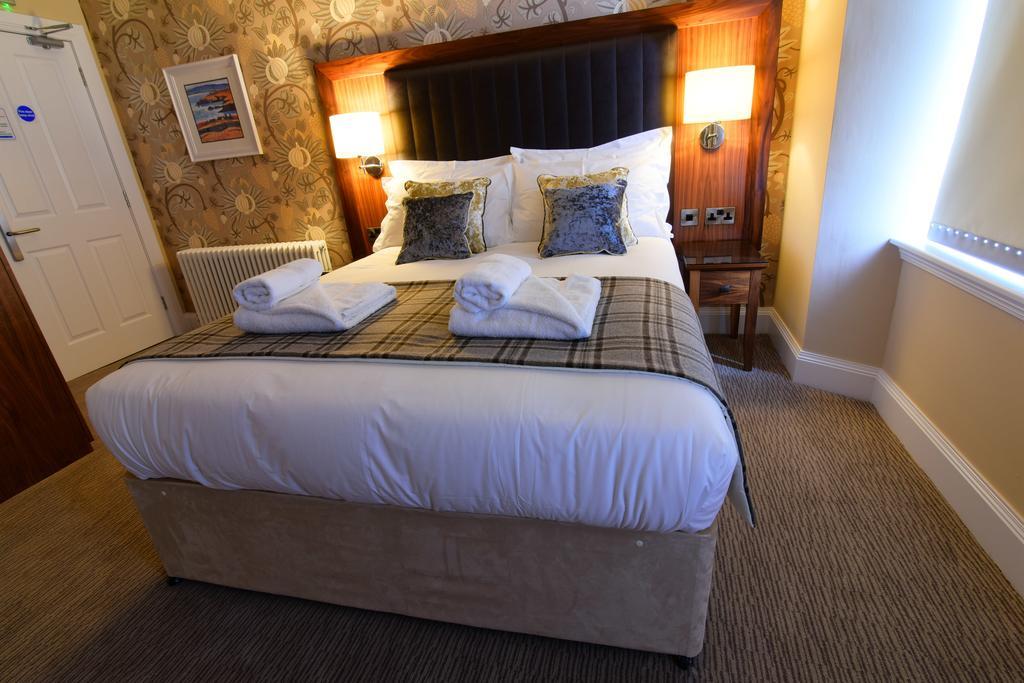 The Townhouse Aberfeldy - Rooms & Breakfast ภายนอก รูปภาพ